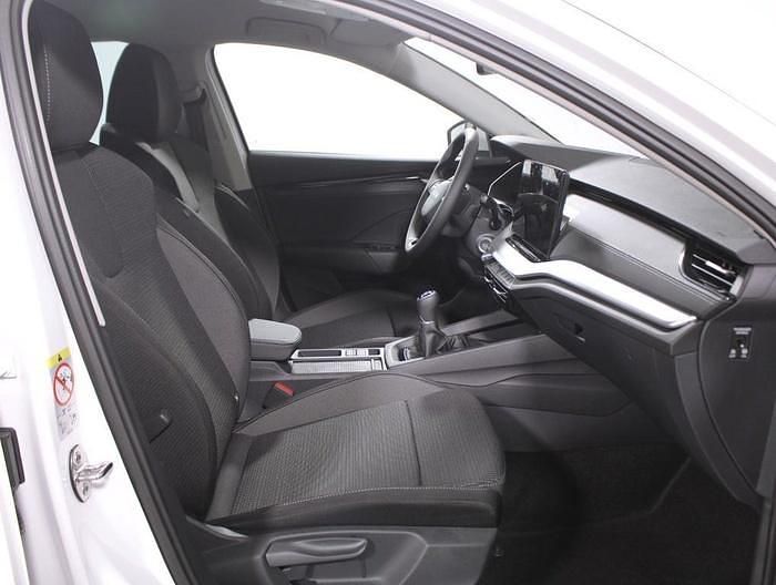 Usado Skoda Octavia Selection 116 CV (85 kW) 2025 Blanco