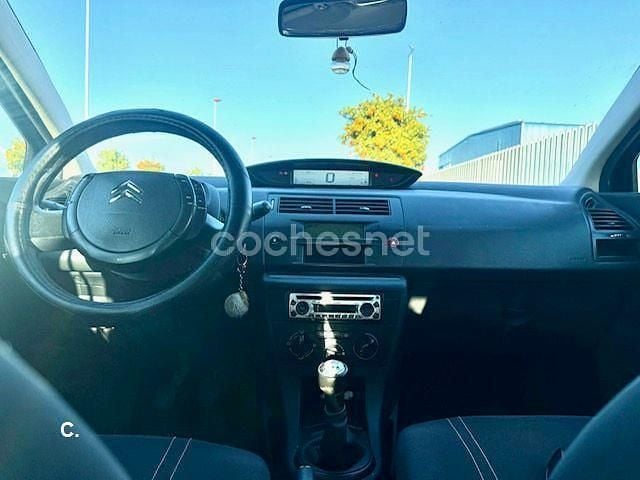 Usado Citroën C4 92 CV (67 kW) 2005 Negro Berlina
