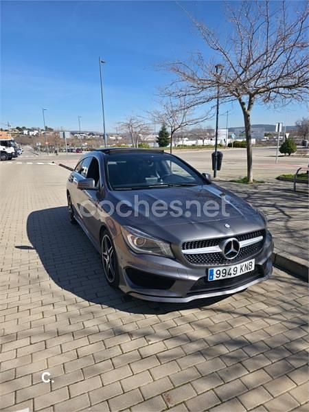 Usado Mercedes CLA220 Shooting Brake AMG line 177 CV (130 kW) 2015 Gris / plata Familiar