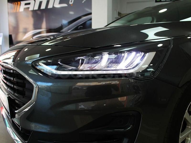 Usado Ford Focus Active X 120 CV (88 kW) 2023 Gris / plata Familiar