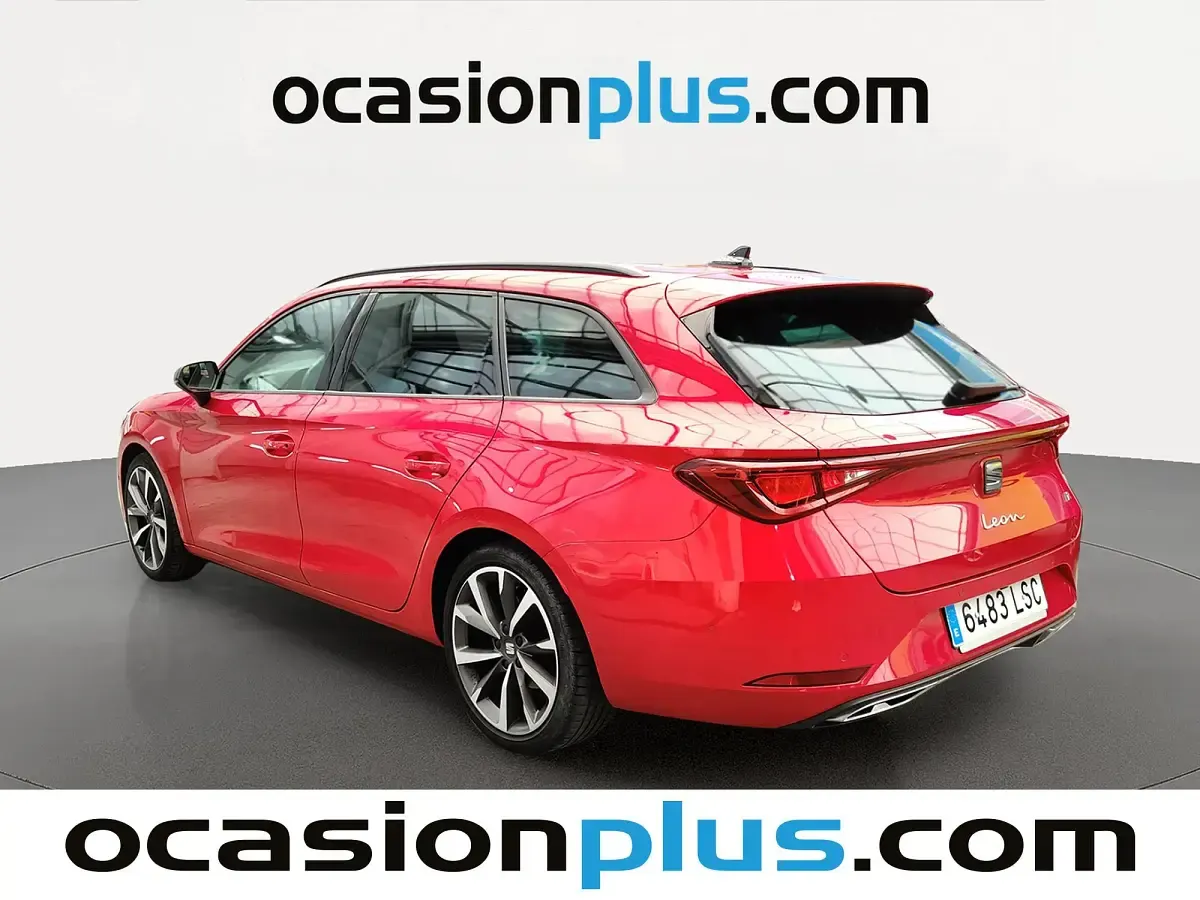 Usado Seat Leon ST FR 150 CV (110 kW) 2021 Rojo Familiar