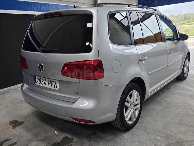 Usado VW Touran Advance 105 CV (77 kW) 2011 Gris / plata Monovolumen