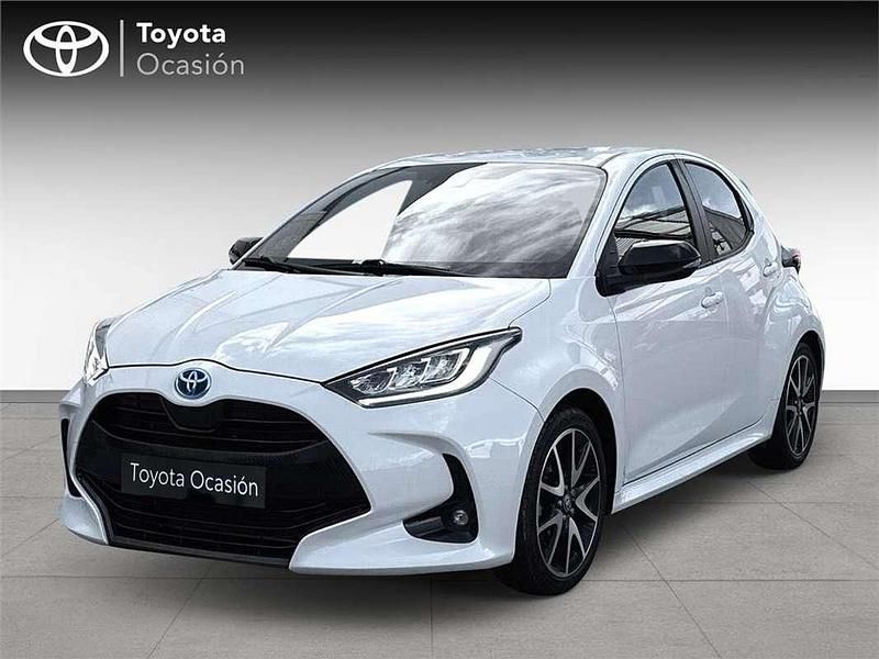 Usado Toyota Yaris Hybrid Style 116 CV (85 kW) 2022 Monovolumen