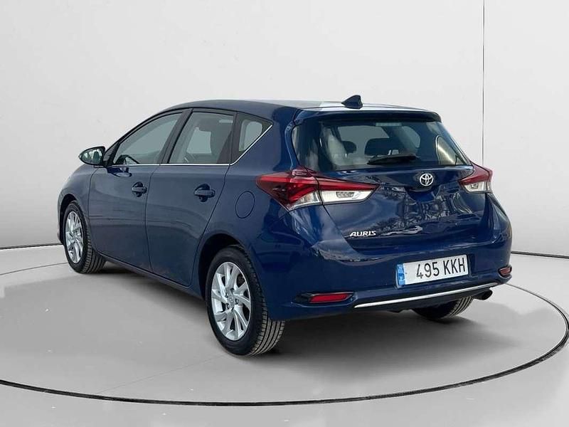 Usado Toyota Auris Business Edition 116 CV (85 kW) 2018 Azul Utilitario
