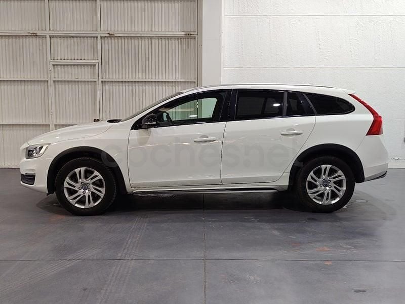 Usado Volvo V60 CC Kinetic 150 CV (110 kW) 2017 Blanco Familiar