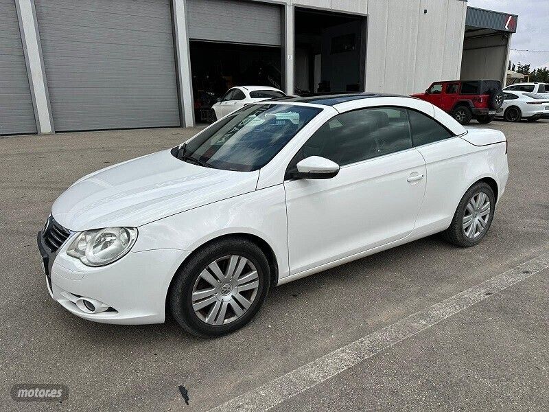 Usado VW Eos 140 CV (102 kW) 2008 Blanco Descapotable