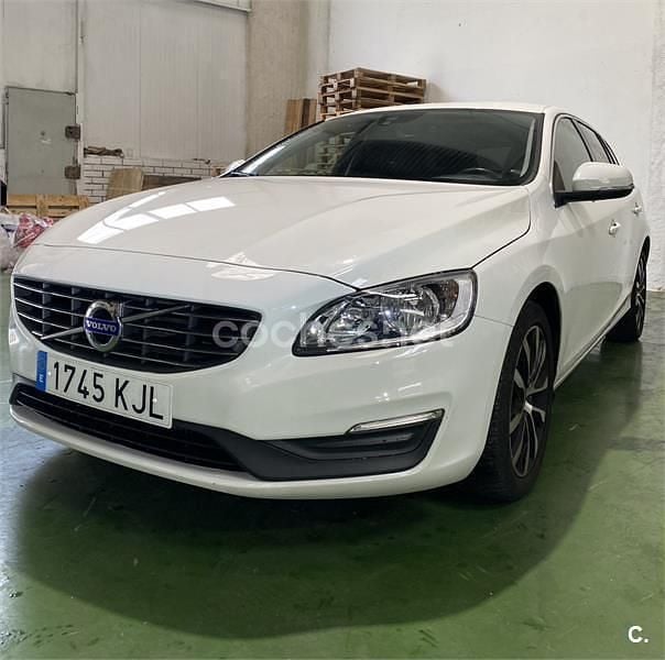 Blanco Usado 2018 Volvo V60 Momentum Familiar | 16.790 € (Buen precio) - Imagen 1/4