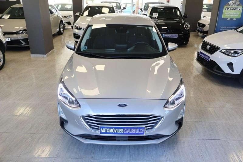 Usado Ford Focus Trend+ 120 CV (88 kW) 2022 Gris Utilitario
