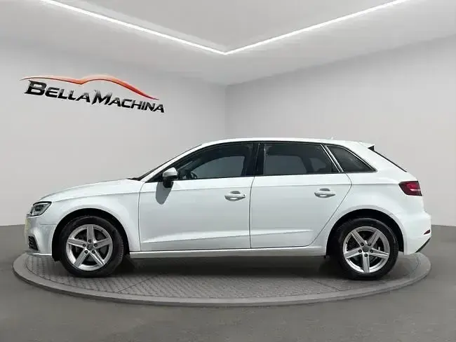 Usado Audi A3 116 CV (85 kW) 2018 Blanco Berlina