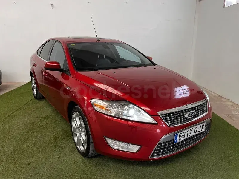 Usado Ford Mondeo Titanium X 140 CV (102 kW) 2008 Granate Berlina