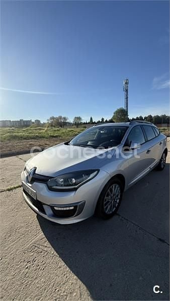 Usado Renault Mégane GrandTour GT 110 CV (80 kW) 2015 Gris / plata Familiar