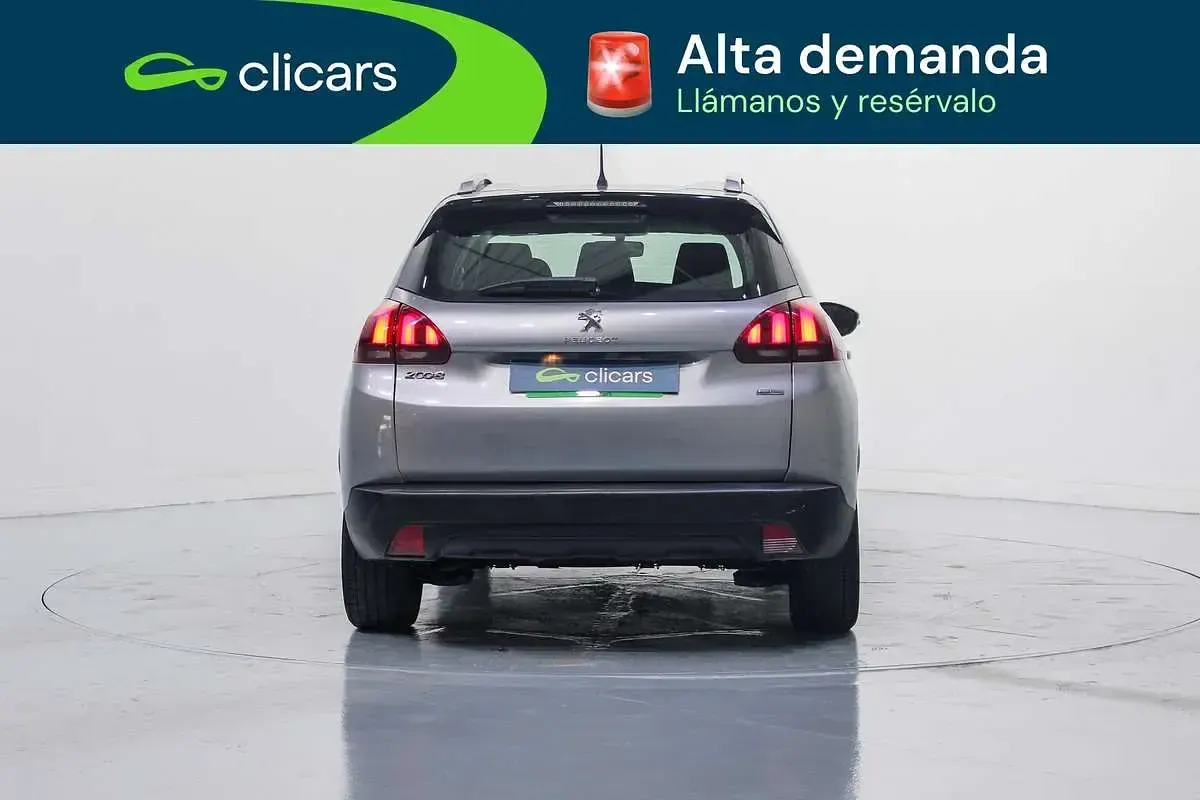 Usado Peugeot 2008 Allure 131 CV (96 kW) 2016 Gris SUV
