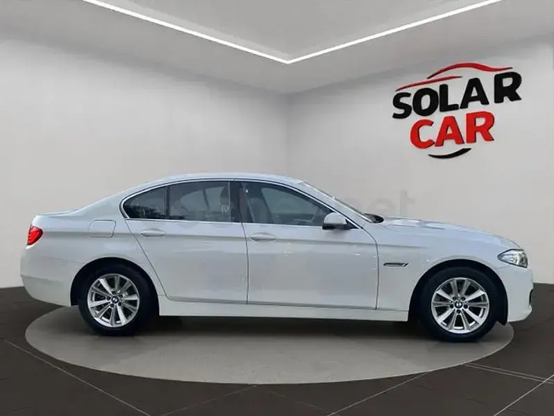 Używany BMW 520 Comfort Edition 190 KM (139 kW) 2015 Biały Sedan/Limuzyna