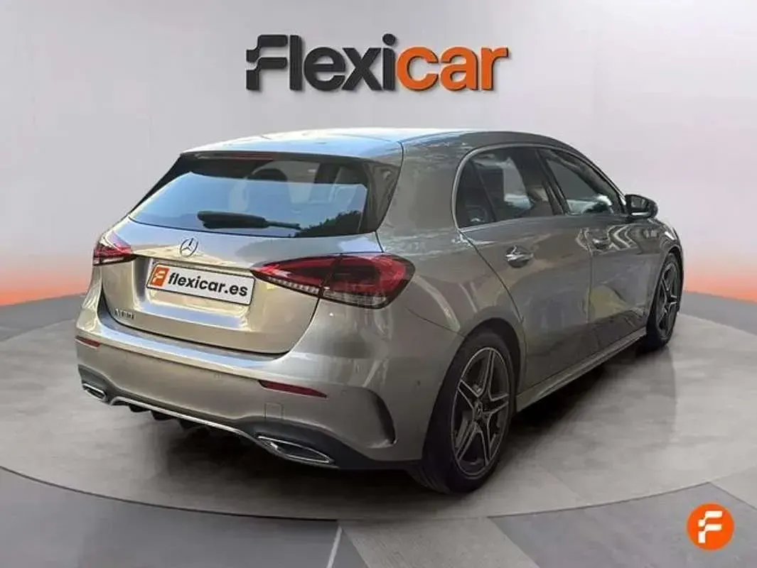 Usado Mercedes A180 136 CV (100 kW) 2020 Gris Berlina