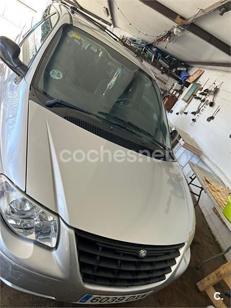 Usado Chrysler Voyager 150 CV (110 kW) 2006 Gris / plata Monovolumen