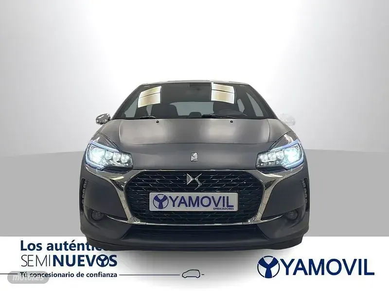 Usado DS Automobiles DS3 110 CV (80 kW) 2018 Gris / plata Berlina