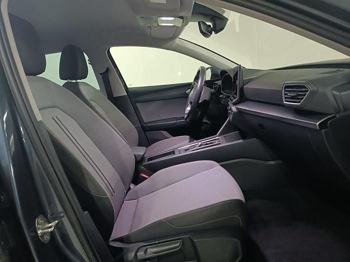 Usado Seat Leon Style 116 CV (85 kW) 2025 Gris / plata Berlina