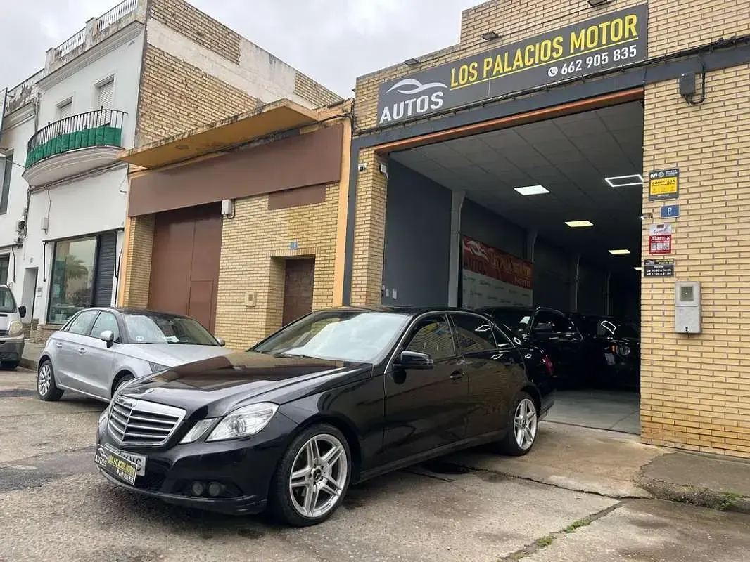Occasion Mercedes E200 Elegance 136 PK (100 kW) 2011 Zwart Sedan
