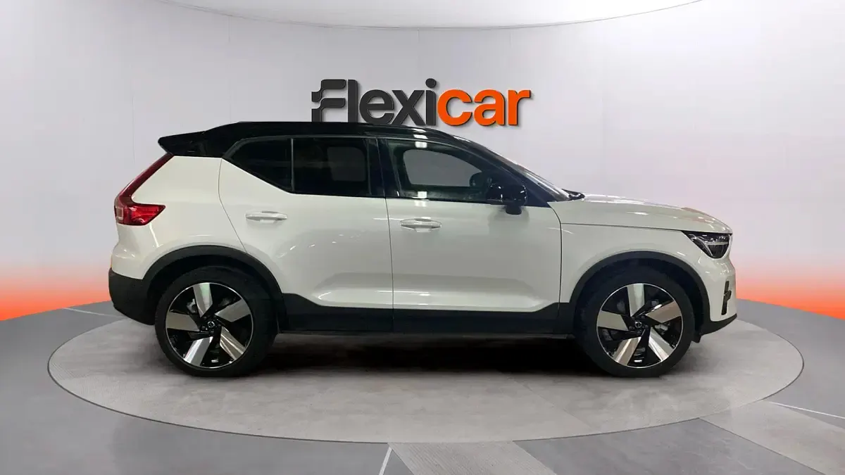 Usado Volvo XC40 Core 169 kW (231 CV) 2023 Blanco SUV