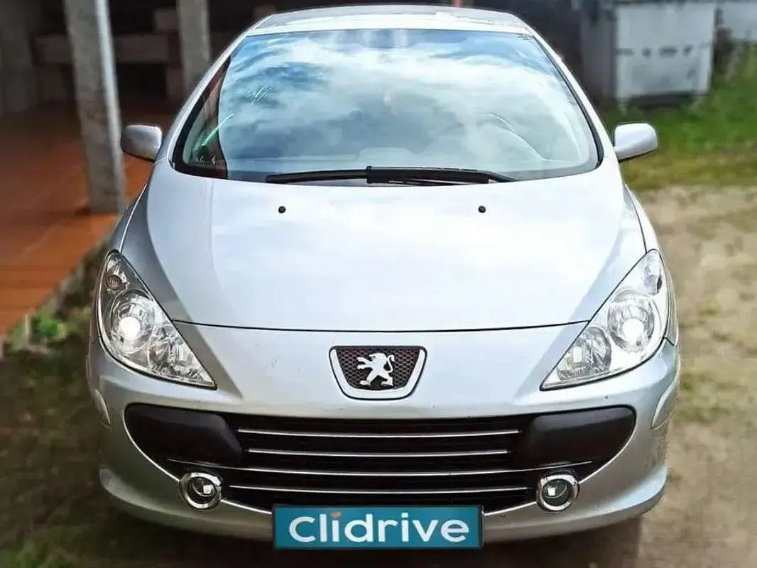 Usado Peugeot 307 CC 136 CV (100 kW) 2008 Gris Descapotable