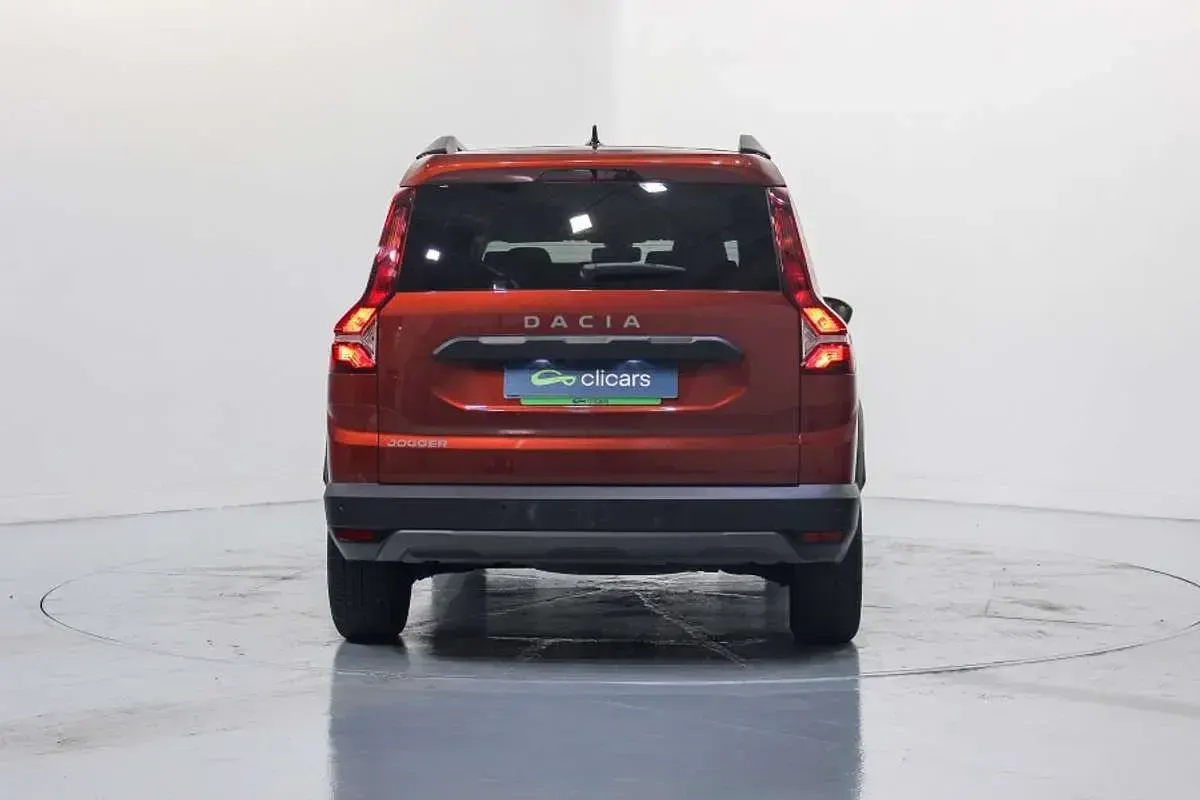 Usado Dacia Jogger Extreme 101 HP (74 kW) 2022 Laranja Monovolume