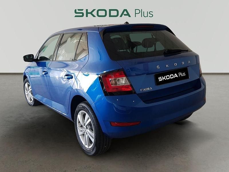 Usado Skoda Fabia Ambition 95 CV (69 kW) 2019 Azul
