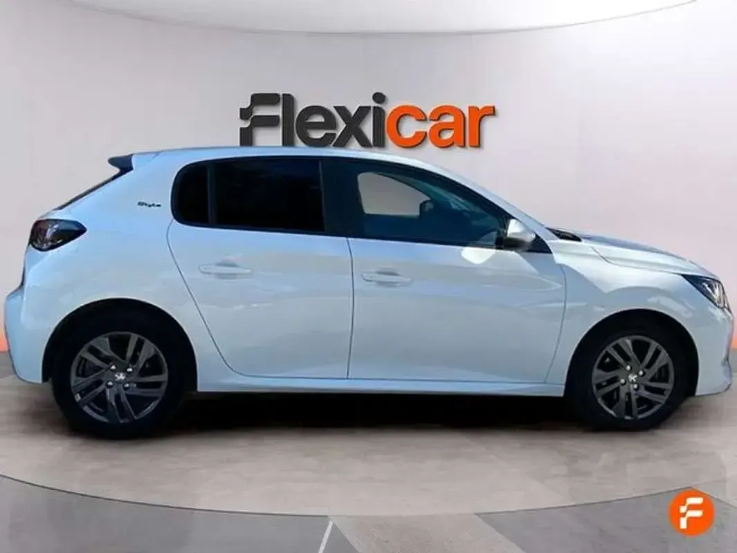 Usado Peugeot 208 Style 101 CV (74 kW) 2021 Blanco Utilitario