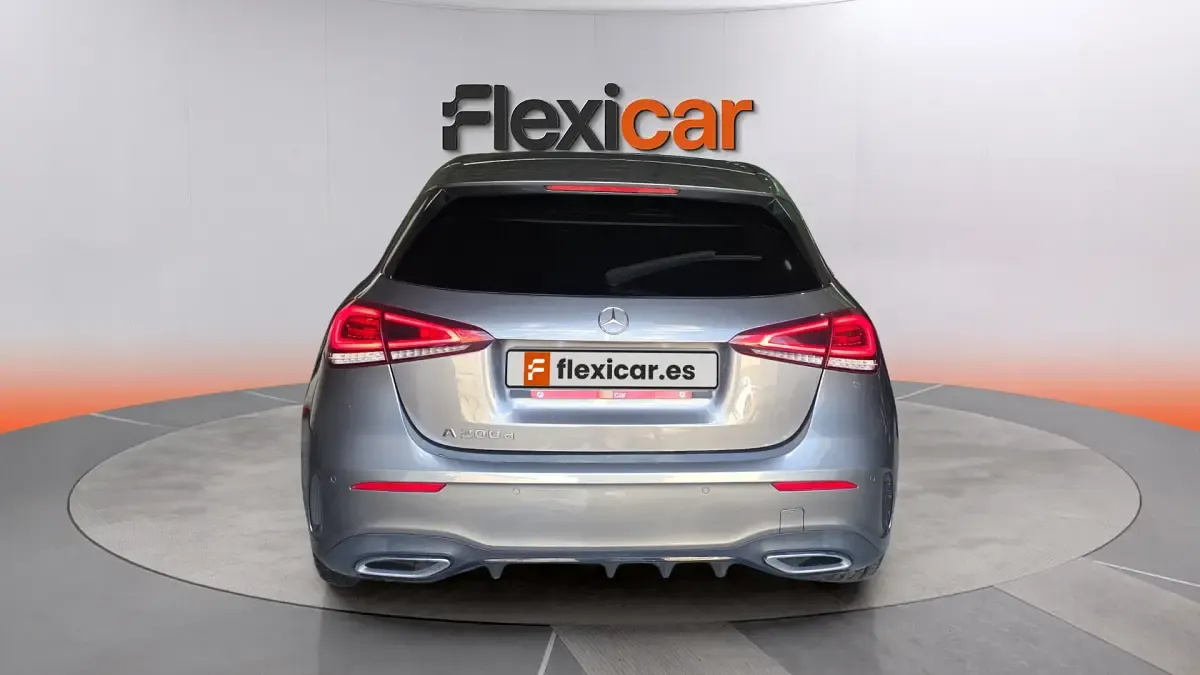 Usado Mercedes A200 150 CV (110 kW) 2019 Gris Berlina