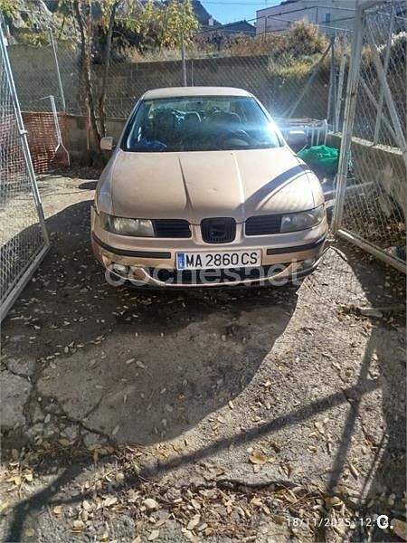 Usado Seat Toledo Sport 110 CV (80 kW) 1999 Beige Berlina
