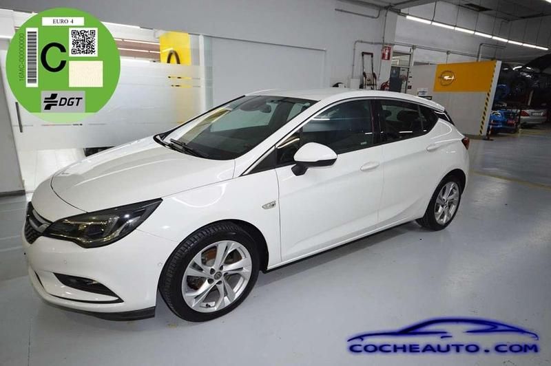 Blanco Usado 2017 Opel Astra Dynamic Utilitario | 12.900 € (Precio justo) - Imagen 1/4