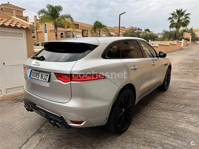 Usado Jaguar F-Pace R-Sport 300 CV (220 kW) 2017 Gris / plata SUV