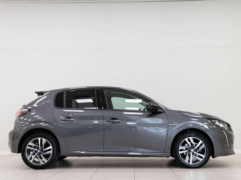 Usado Peugeot 208 Allure 99 CV (72 kW) 2022 Gris Utilitario