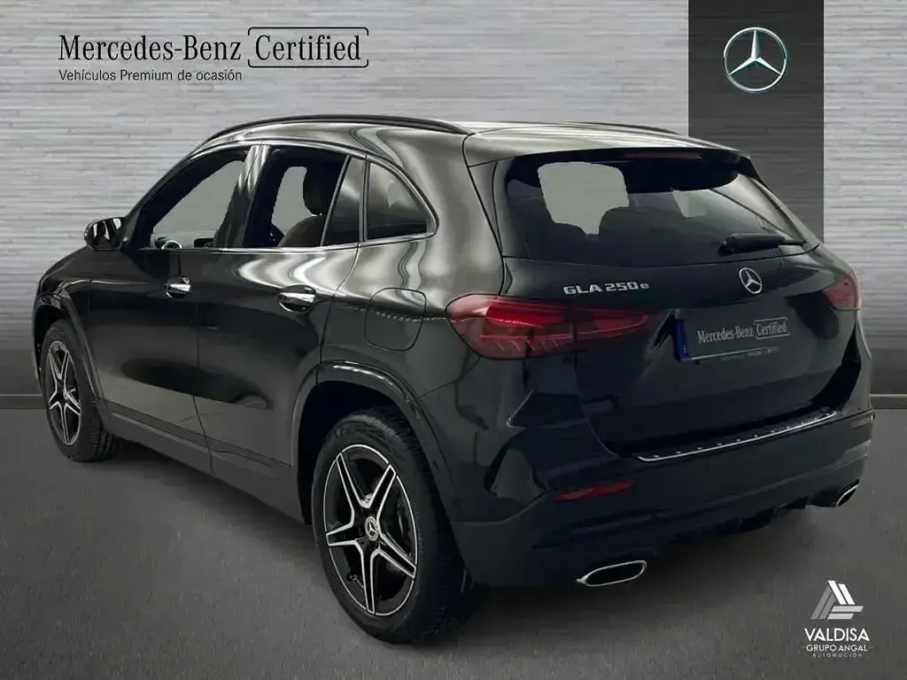 Usado Mercedes GLA250 218 CV (160 kW) 2025 Negro SUV
