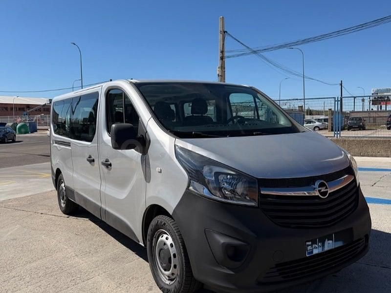 Usado Opel Vivaro 125 CV (91 kW) 2017 Gris / plata Monovolumen