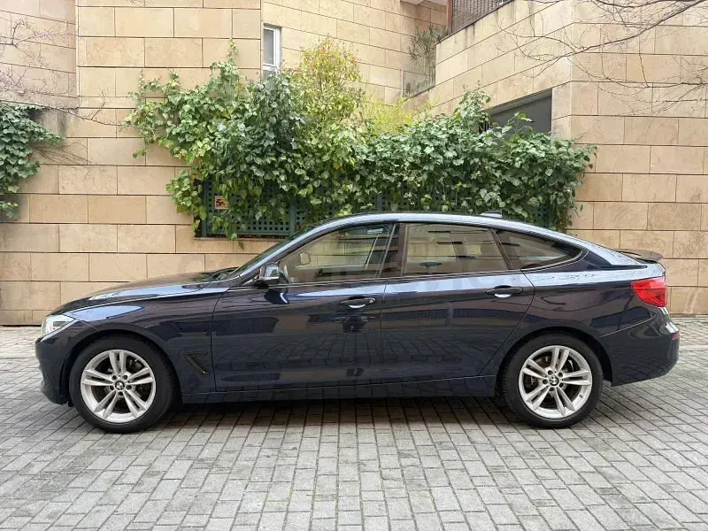Usado BMW 318 Comfort Edition 150 CV (110 kW) 2020 Azul Berlina