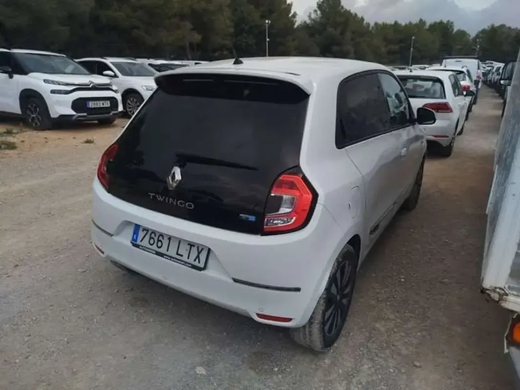 Usado Renault Twingo Zen 60 kW (82 CV) 2021 Blanco Utilitario