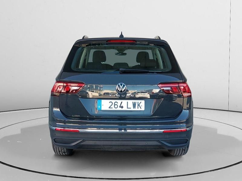 Usado VW Tiguan 122 CV (89 kW) 2022 Gris SUV