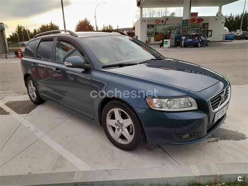 Usado Volvo V50 Momentum 109 CV (80 kW) 2010 Gris / plata Familiar