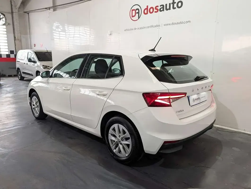 Usado Skoda Fabia Ambition 95 CV (69 kW) 2023 Blanco Utilitario