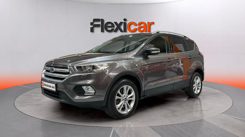 Usado Ford Kuga Trend+ 150 CV (110 kW) 2018 Gris SUV
