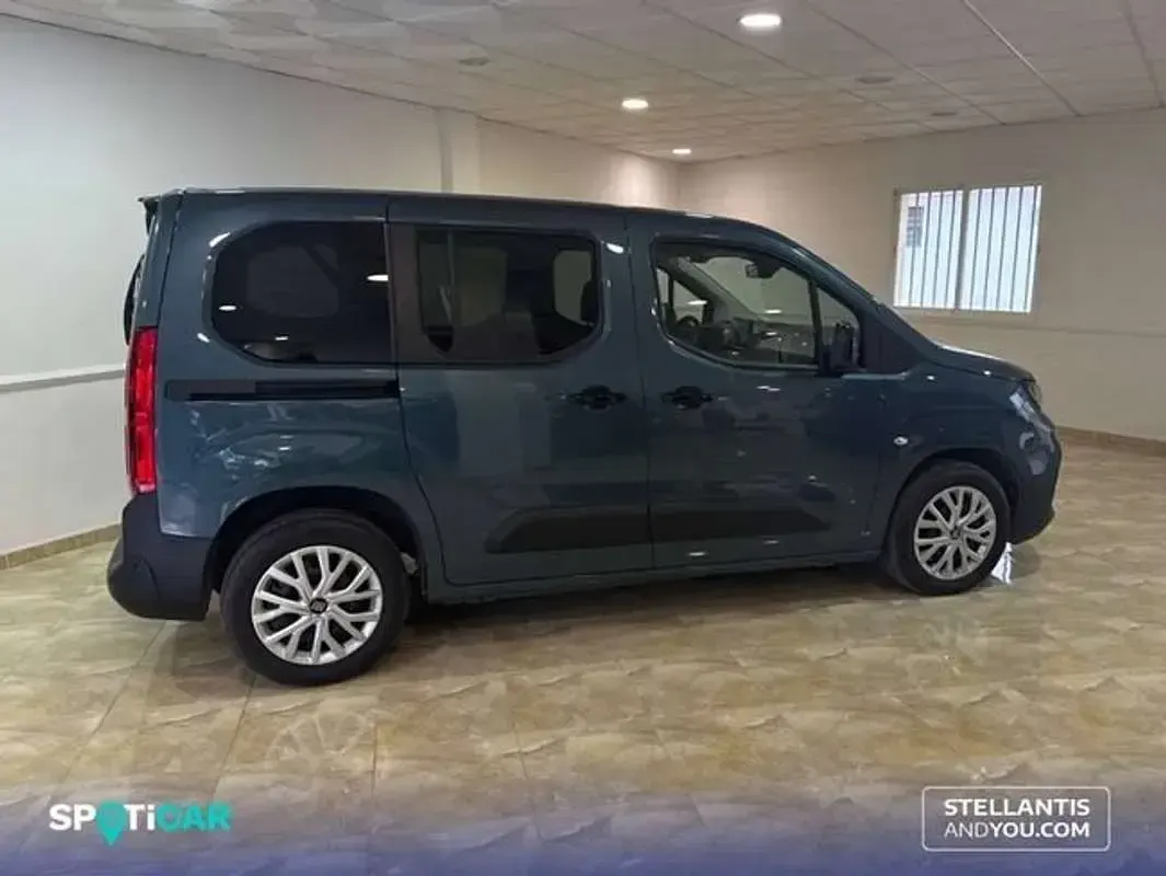 Usado Fiat Doblò 101 CV (74 kW) 2025 Azul Monovolumen