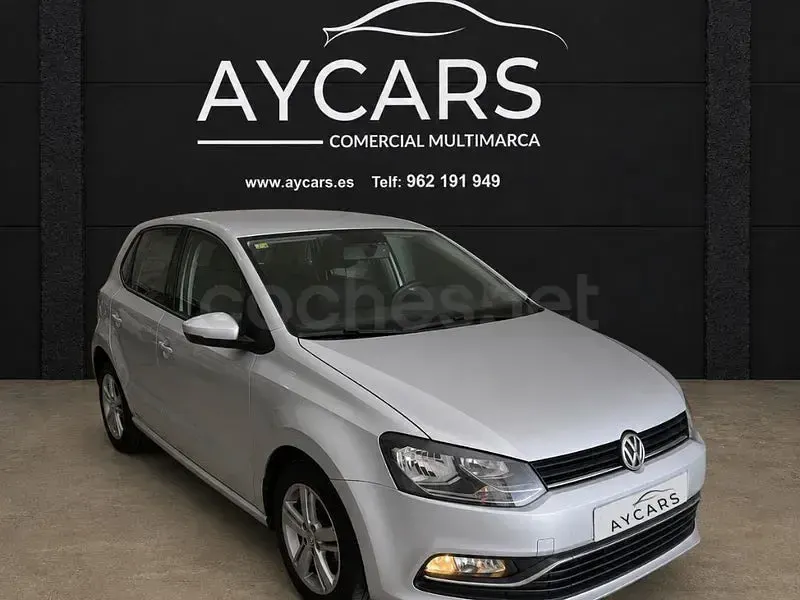 Usado VW Polo Advance 90 CV (66 kW) 2015 Gris / plata Berlina