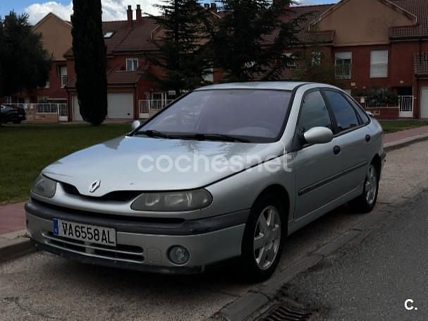 Begagnad Renault Laguna 110 HK (80 kW) 2000 Vit Sedan