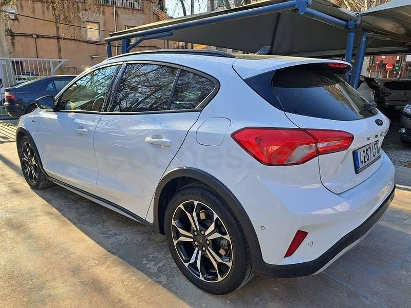 Usado Ford Focus Active 120 CV (88 kW) 2020 Blanco Berlina