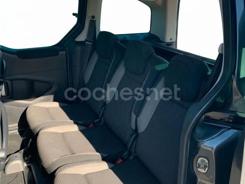 Usado Peugeot Partner Tepee Active 100 CV (73 kW) 2016 Azul Monovolumen