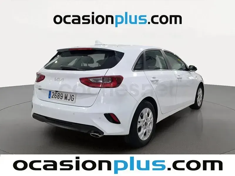 Usado Kia Ceed 136 CV (100 kW) 2023 Blanco Utilitario