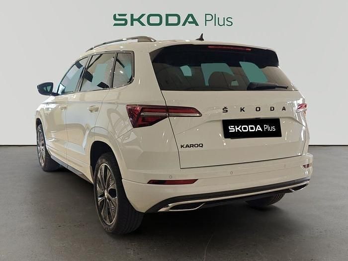 Usado Skoda Karoq SportLine 150 CV (110 kW) 2023 Blanco SUV