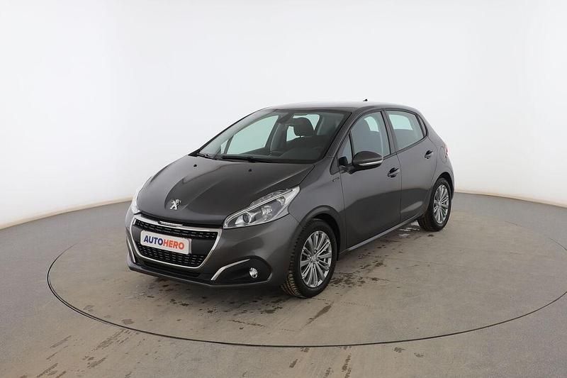 Gris Usado 2019 Peugeot 208 Signature Sky Utilitario | 9599 € (Buen precio) - Imagen 1/3