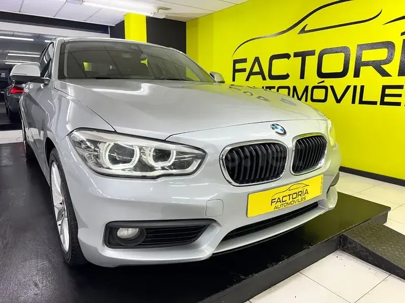 Usado BMW 118 150 CV (110 kW) 2016 Gris / plata Utilitario