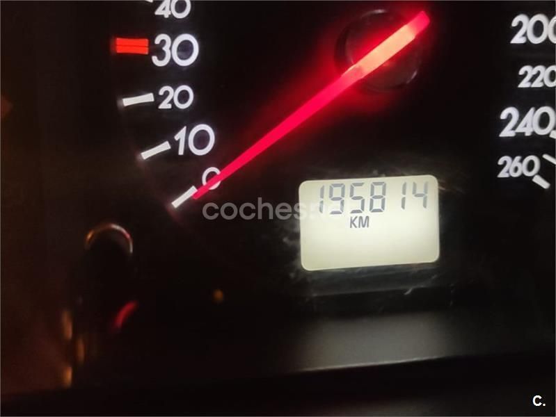 Gris / plata Usado 2001 Renault Laguna II Authentique Berlina | 1200 € (Buen precio) - Imagen 1/4